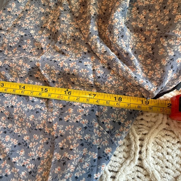 ASTR The Label Floral Blue Dress with Ruffle Hem Size L - Picture 11 of 13